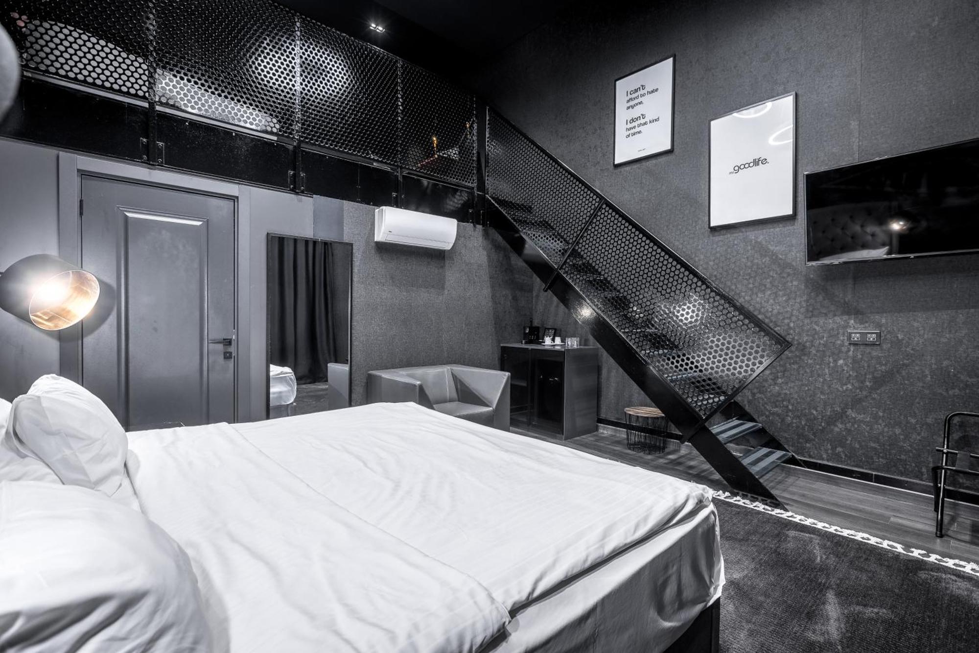 Black Hotels Koeln Экстерьер фото