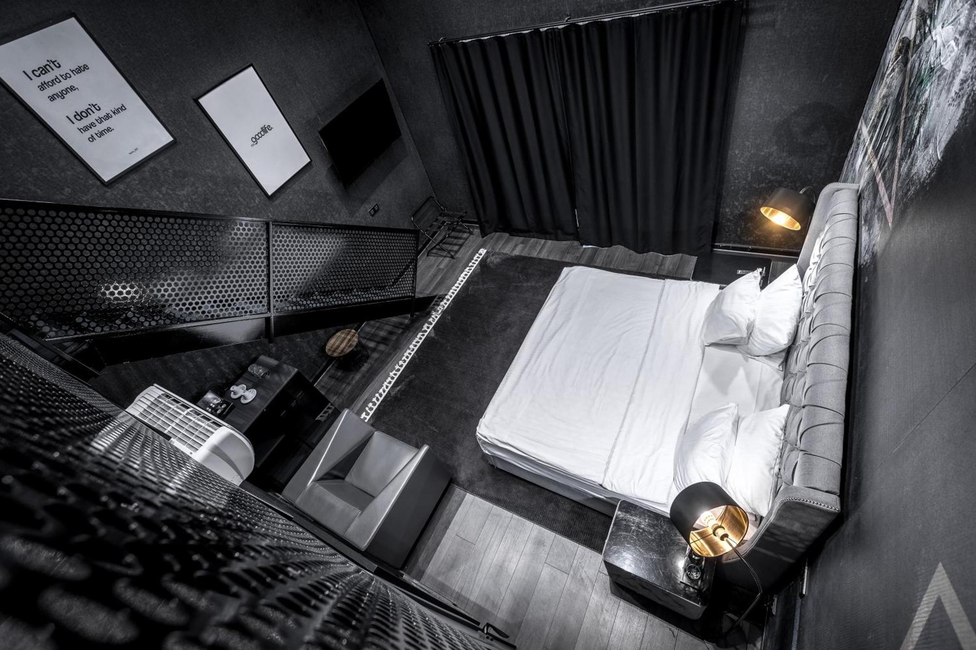 Black Hotels Koeln Экстерьер фото