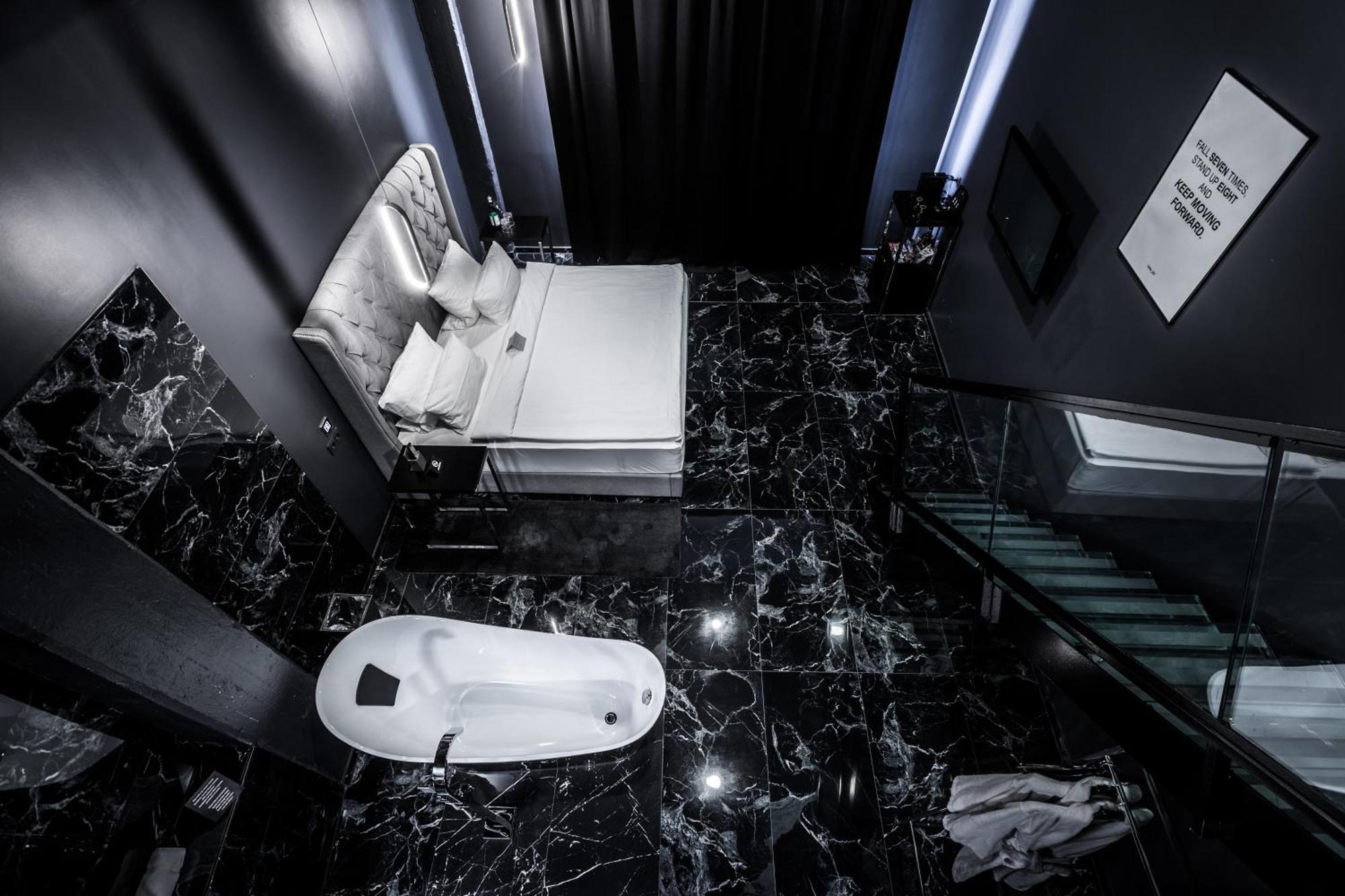Black Hotels Koeln Экстерьер фото