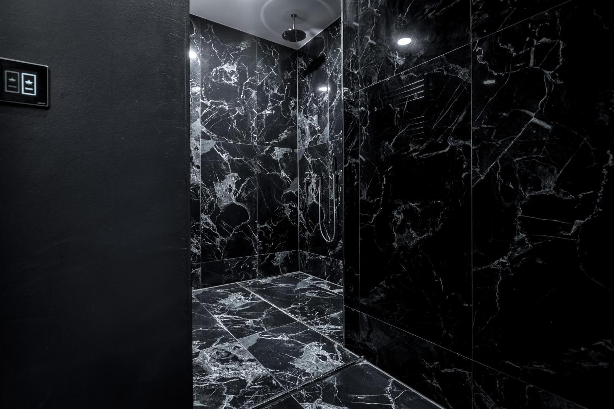 Black Hotels Koeln Экстерьер фото