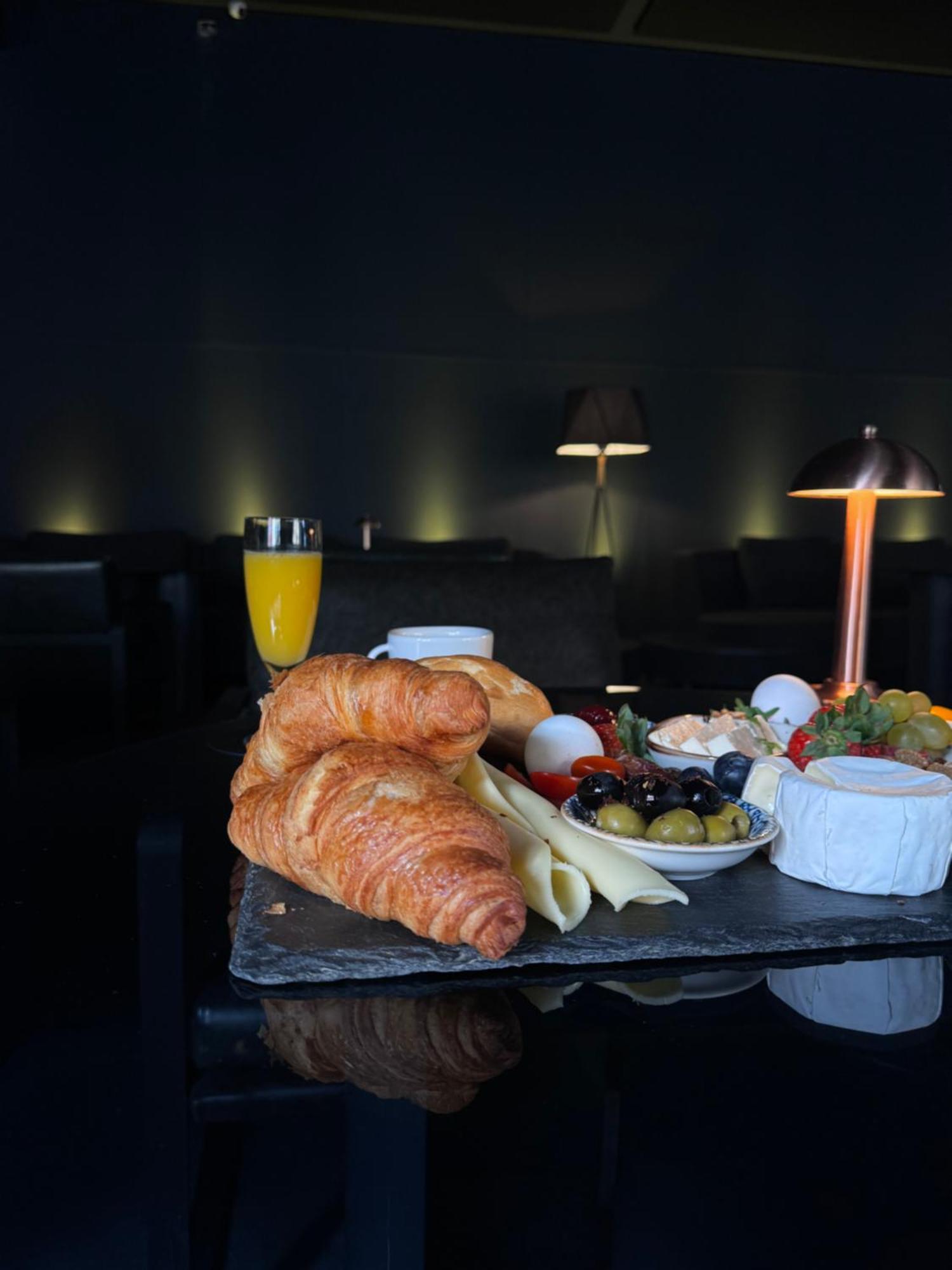 Black Hotels Koeln Экстерьер фото