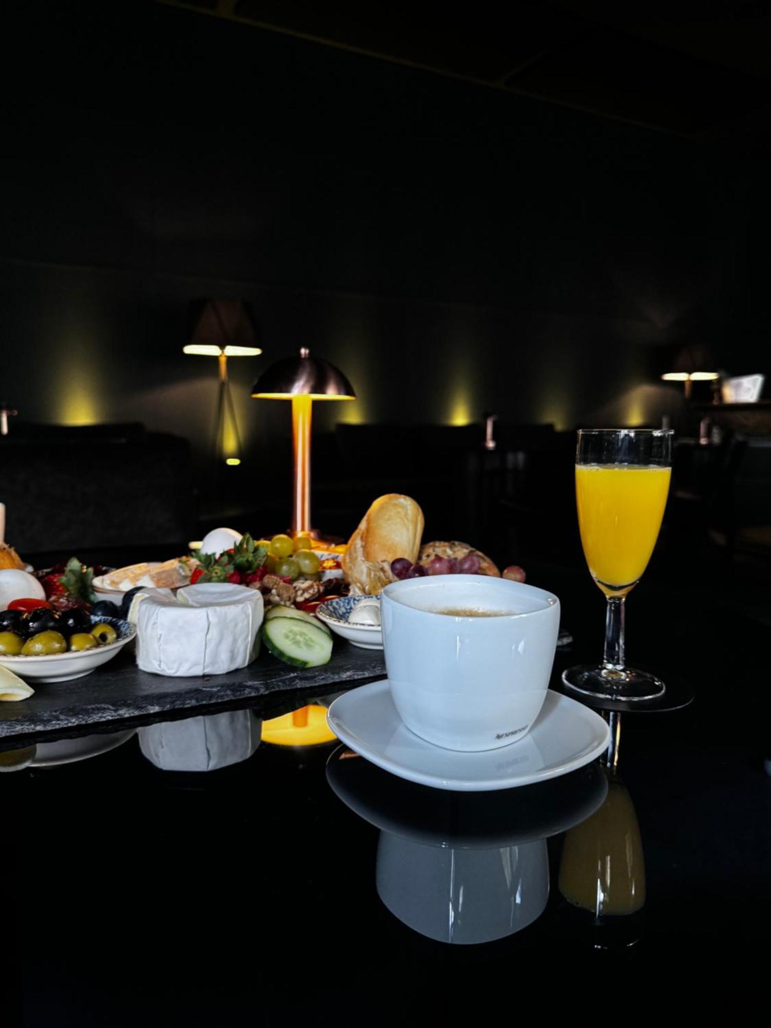 Black Hotels Koeln Экстерьер фото